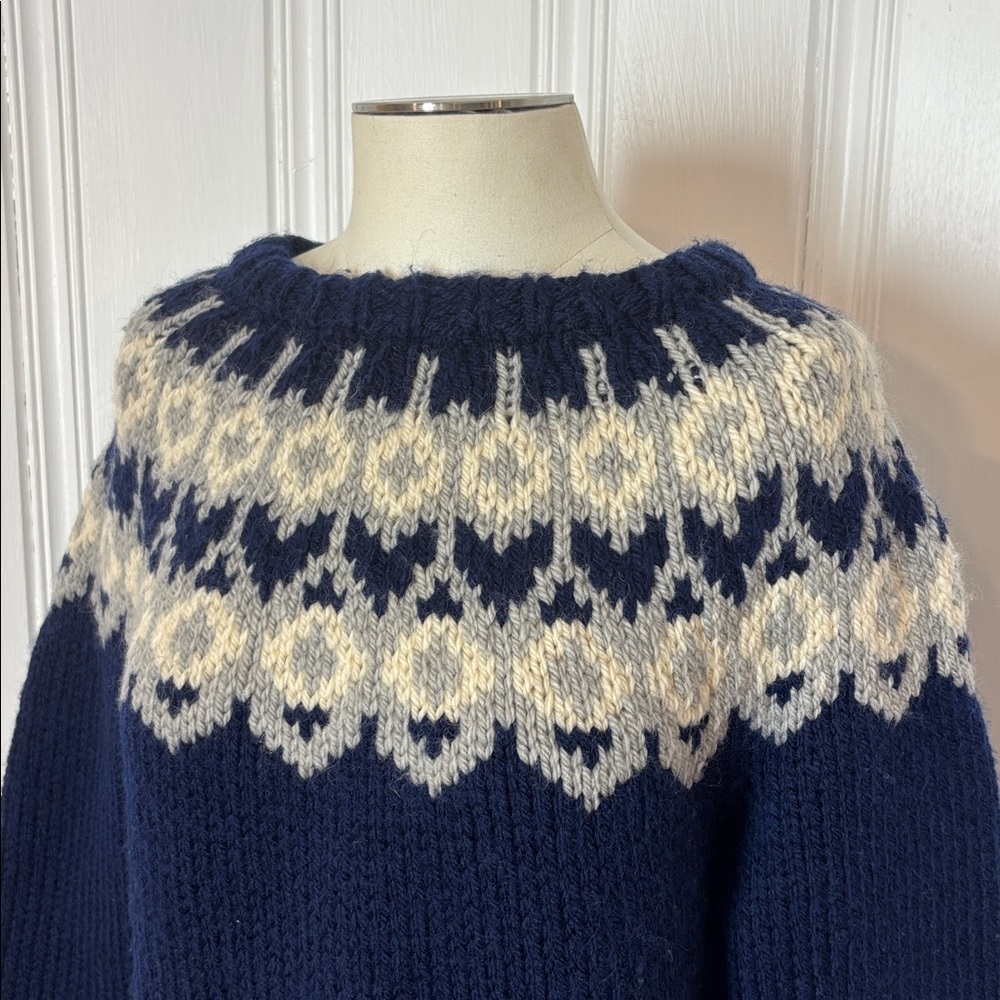 One-of-a-kind Nordic Inspired Chunky Knit Sweater – size Large (estimated) - Picture 4 of 6